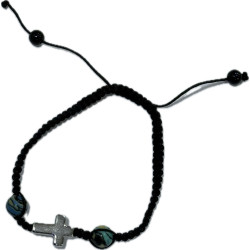 اسوارة خيط جدل ناعم لون اسود مع صليب معدن وخرز موديل 3
