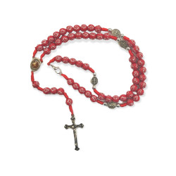 المسبحة الوردية مع قفل لون احمر مع صلبان حفر