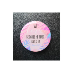 حاملة تليفون - نحن نحب لانه هو قد احبنا اولا